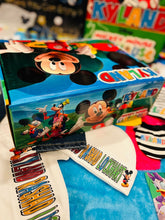 Load image into Gallery viewer, Personalized Squared Gift Box